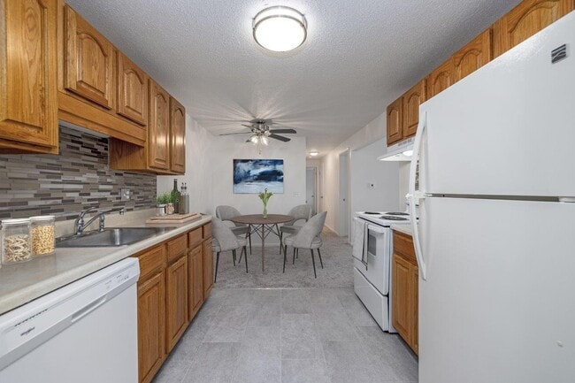 Building Photo - Perinton Manor Apartment Homes