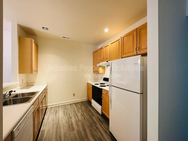 Building Photo - 5813 Wrightsville Ave