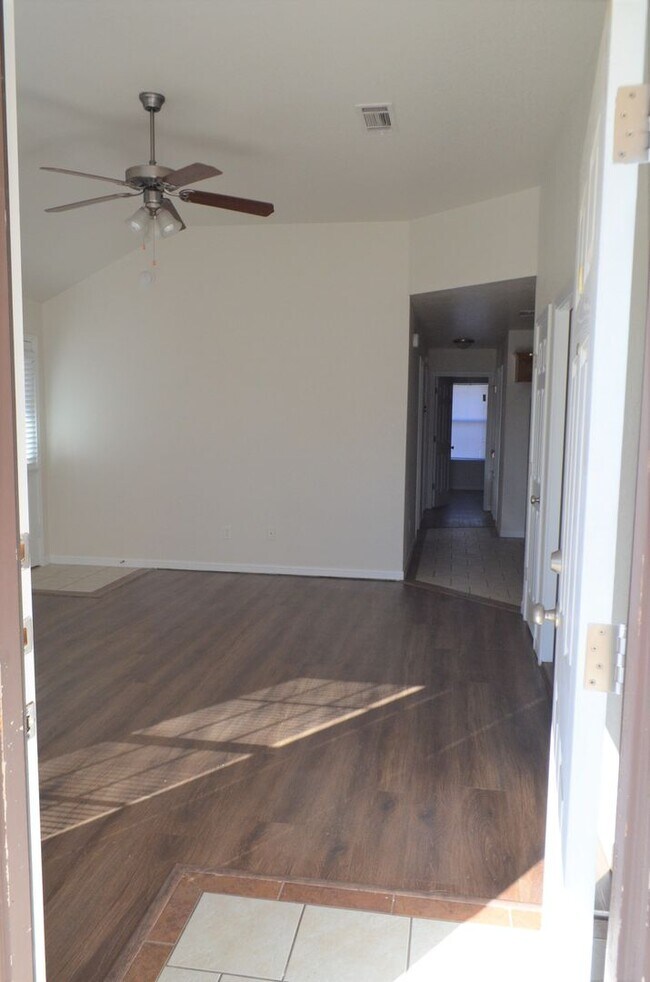 Building Photo - 2918 Starlight Dr