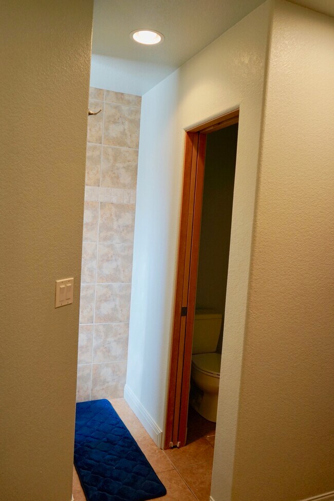 Master bathroom - 27 Crystal Park Rd