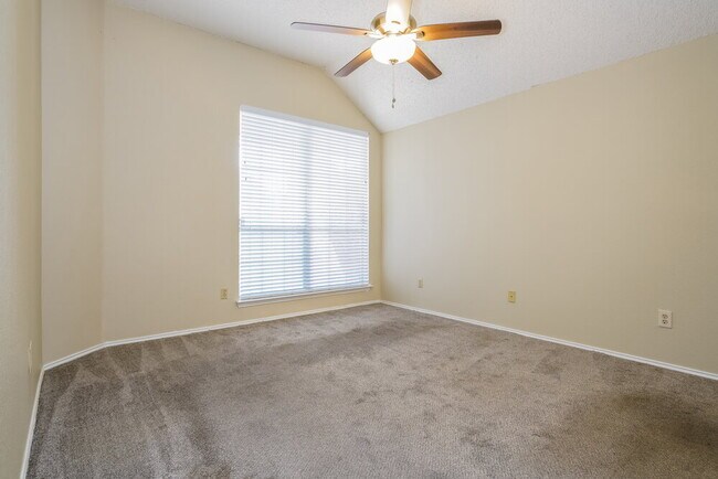 Building Photo - 4452 Sierra Dr