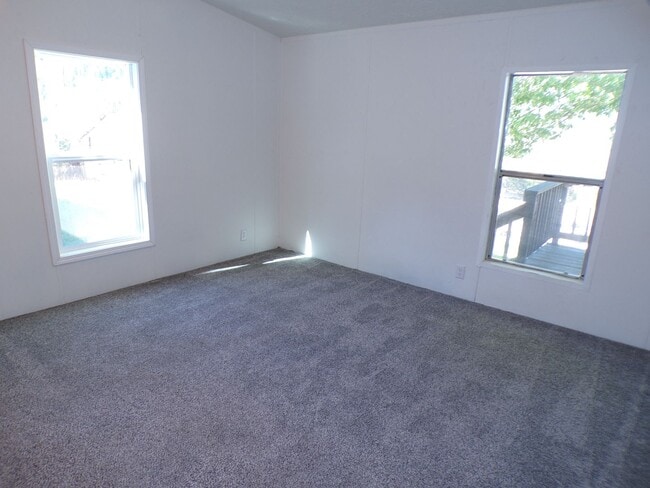 Building Photo - 13230 OR-238