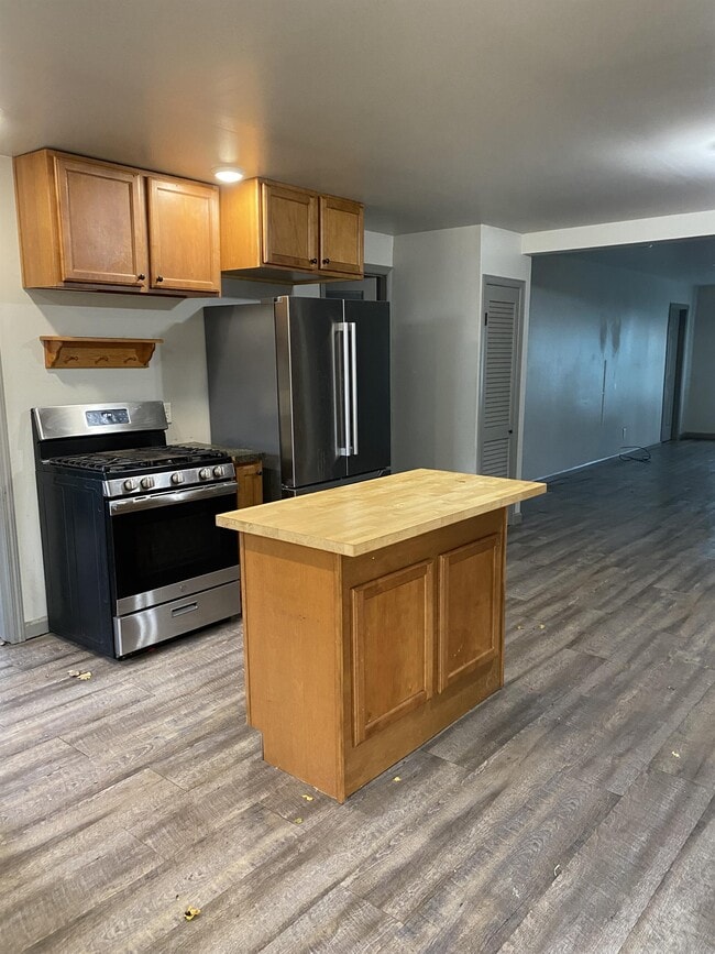 Building Photo - 306 W Cottage Ave