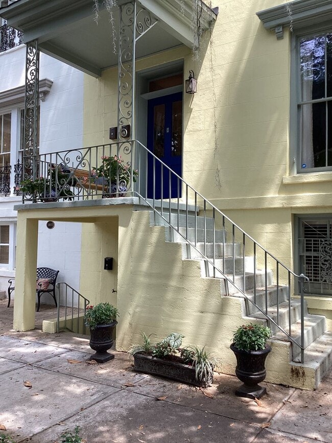 Building Photo - 114 E Jones St