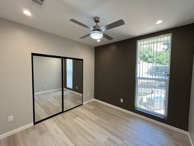 Building Photo - Newly Built 4 bed 2 bath unit (2024)