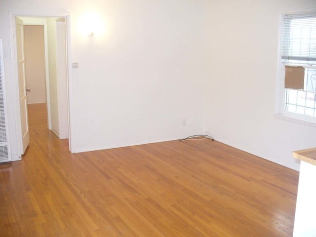 Liv Rm to Bed Rm - 10583 Ayres Ave