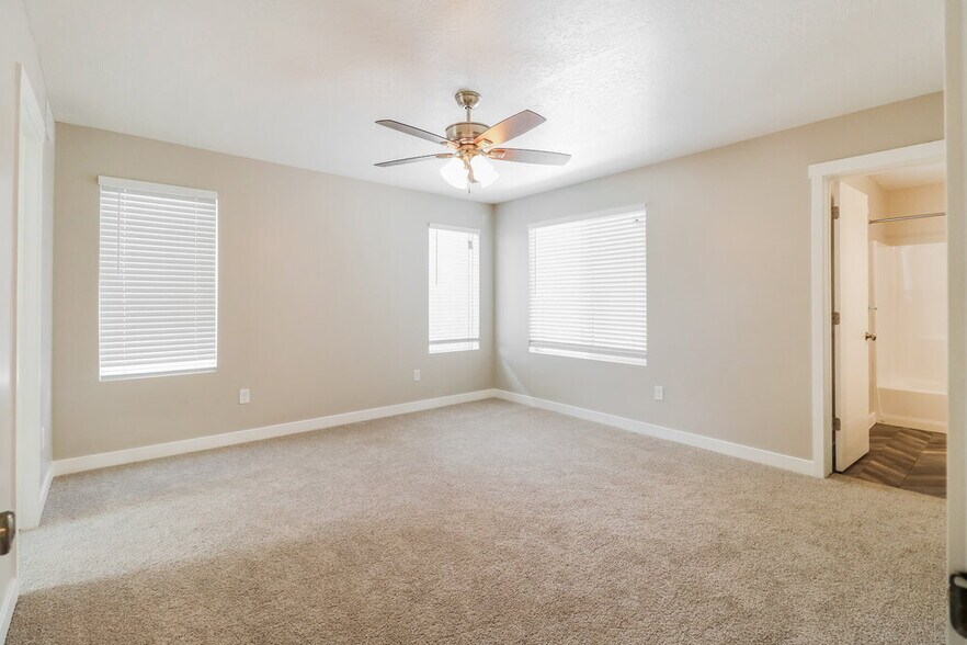 Building Photo - 13332 Fallowfield Ln