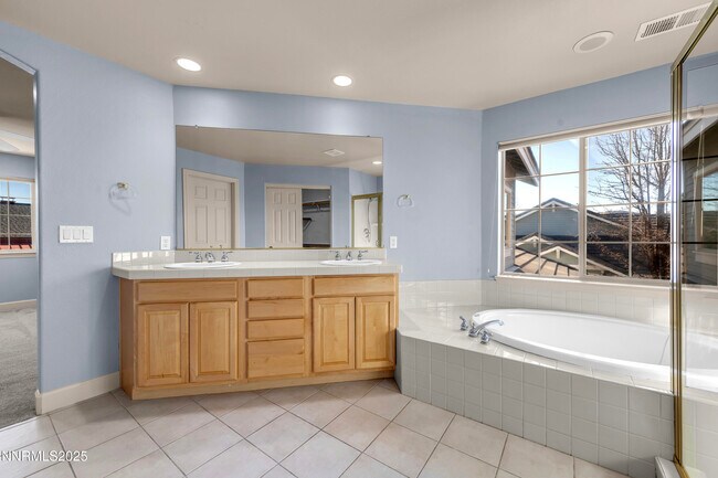Building Photo - 6578 Aston Cir