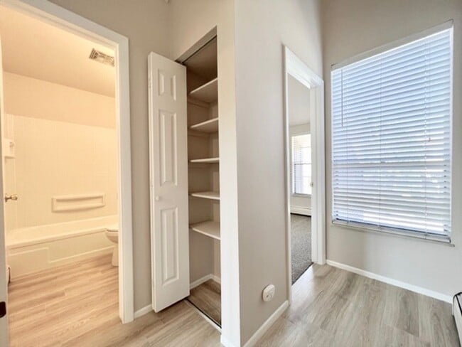 Building Photo - 3 Bed/1.5 Bath Quail Creek Condo