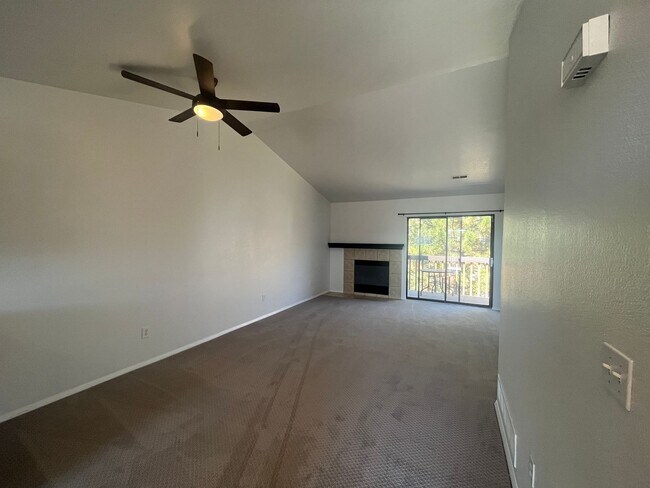 Building Photo - $500 OFF MOVE IN SPECIAL-  2BD/2BA with in unit washer/dryer