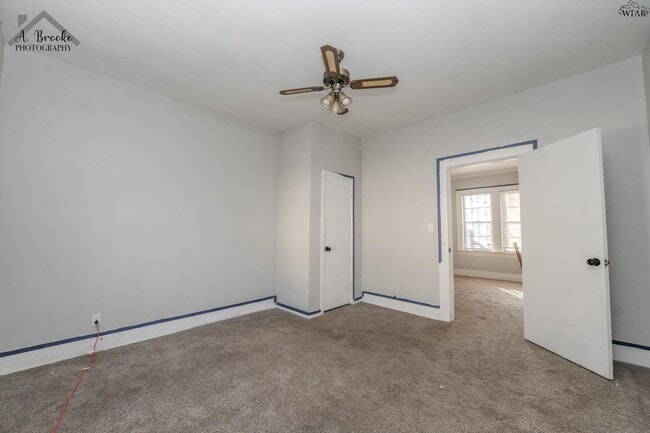 Building Photo - 603 E 4th St