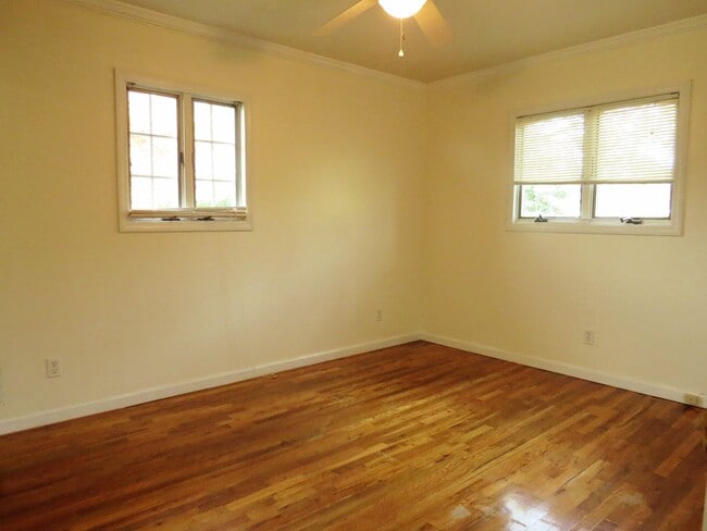 Building Photo - Prime Plainview Ranch