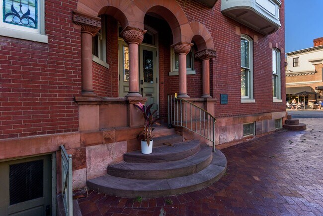 Building Photo - 132 State St