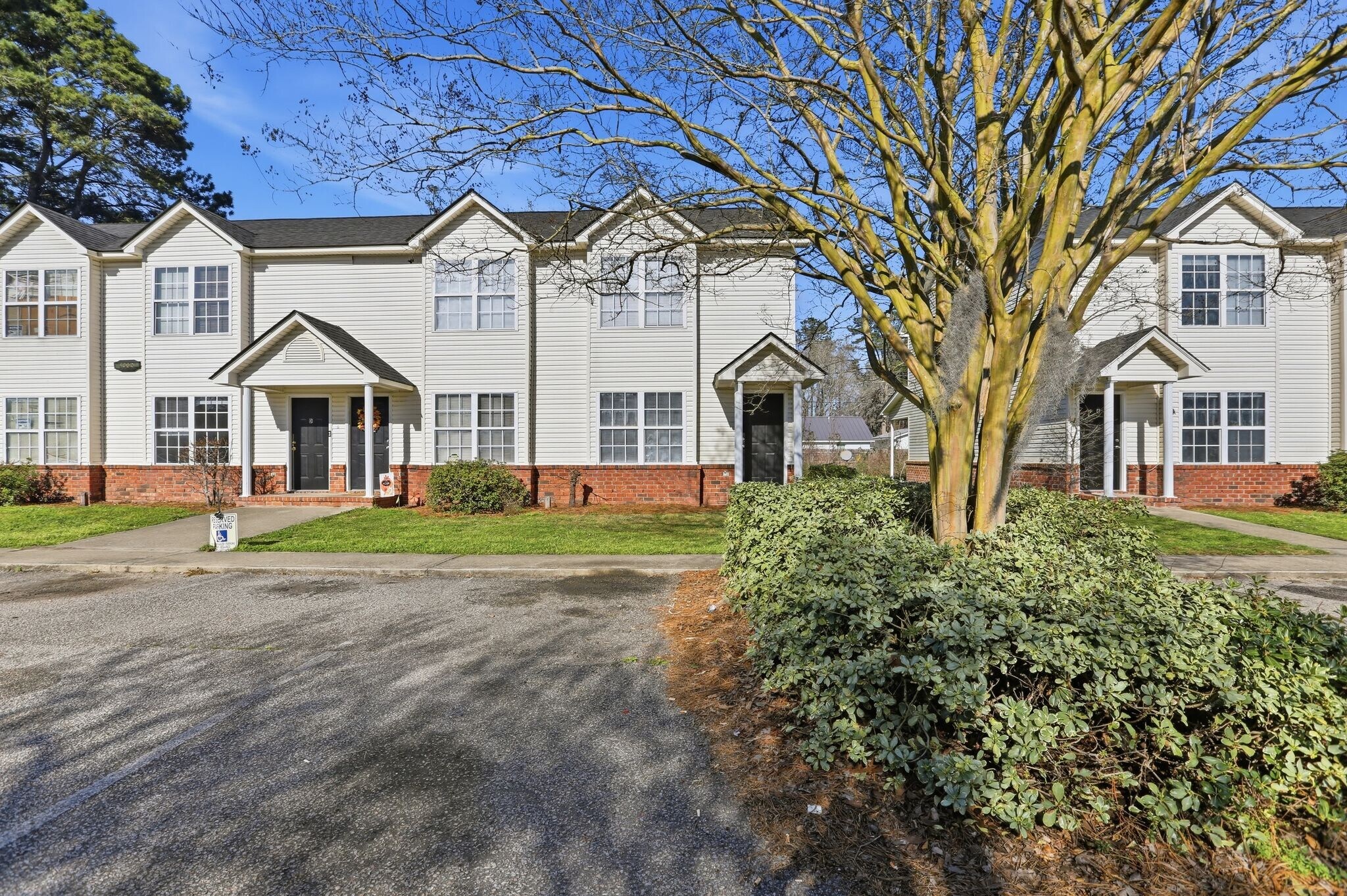 Building Photo - 4040 Cedars Pkwy