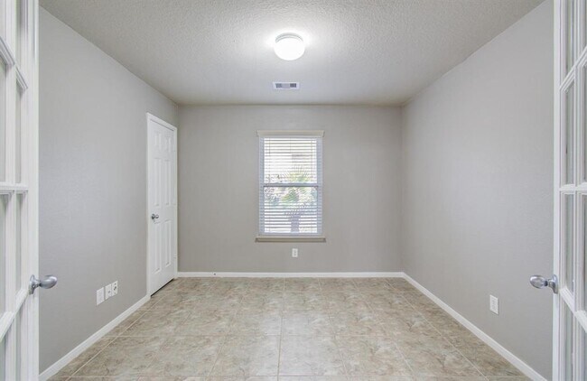 Building Photo - 4823 Upland Dale Ct