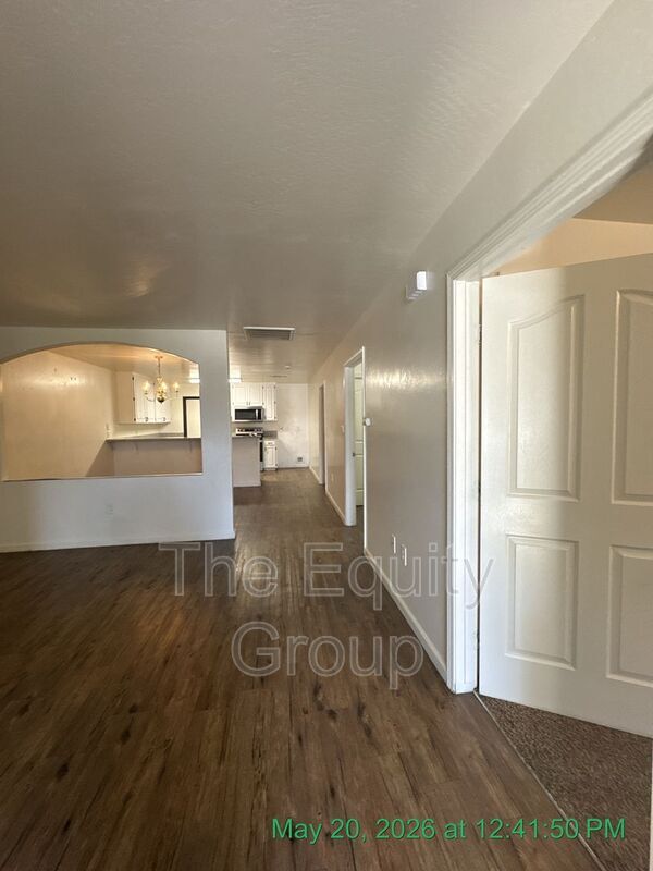 Building Photo - 407 N Park St