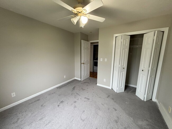 Building Photo - 4-bedroom, 2.5 bathroom unfurnished home in Saint Joseph