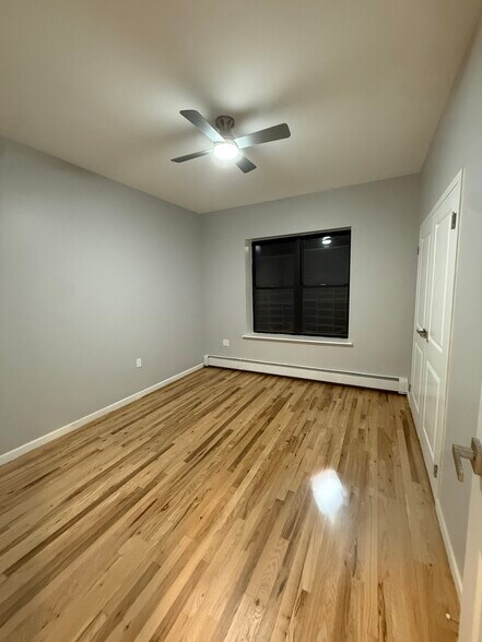 Building Photo - 982 Dumont Ave