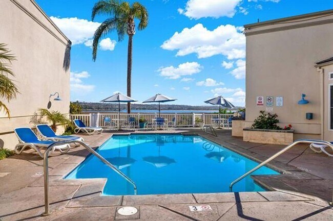 Building Photo - 1 Bed/1 Bath Crown Point Condo with Bay Views