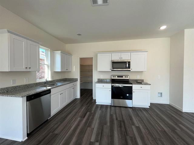 Building Photo - 786 Yorkshire Dr