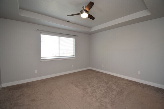 Building Photo - Quiet Family Friendly 4 Bed Home in Bluffdale!!