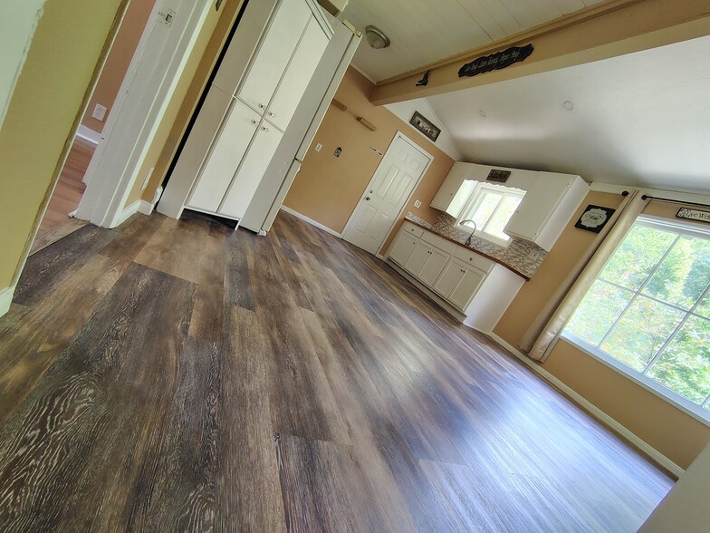 Building Photo - 267 CA-138