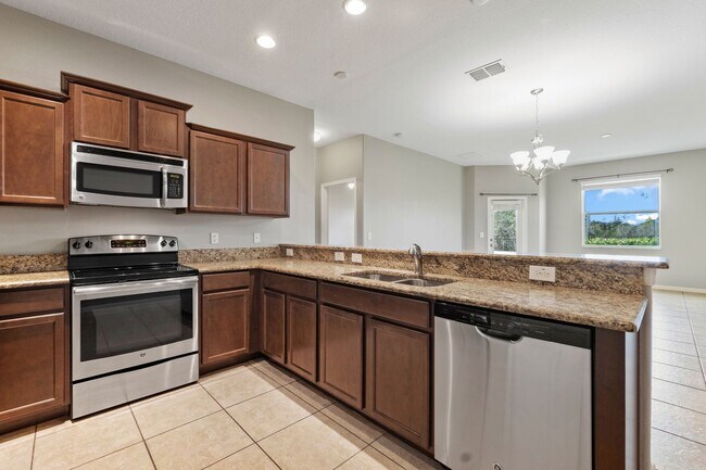 Building Photo - 4/2.5 Town Home w/ Loft and Office in Harr...