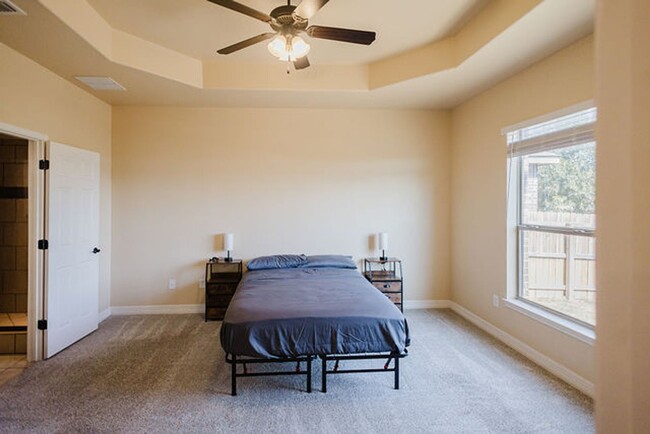 Building Photo - Furnished Private Bedroom