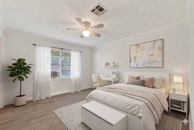 Building Photo - 703 Coryell St