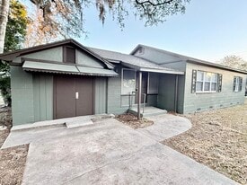 Building Photo - 69 E Seminole Ave