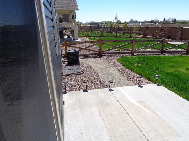 Building Photo - BANNING LEWIS TWO STORY WITH CENTRAL AC & ...