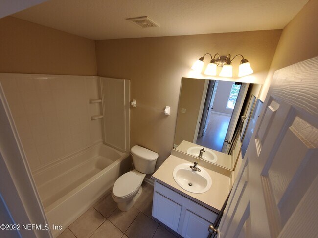 Building Photo - 4856 Parkhurst Pl