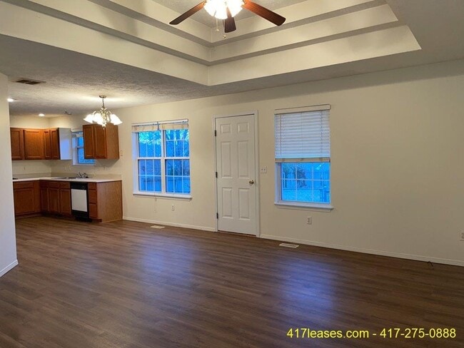 Building Photo - 1849 W Farm Rd 102