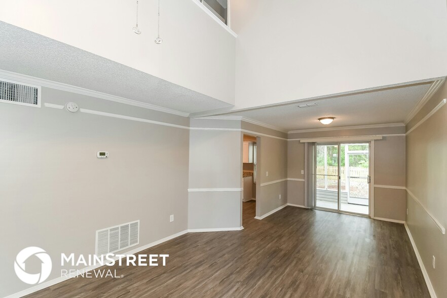 Building Photo - 636 Staffordshire Dr