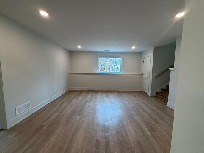 Building Photo - 545-547 68th St SE