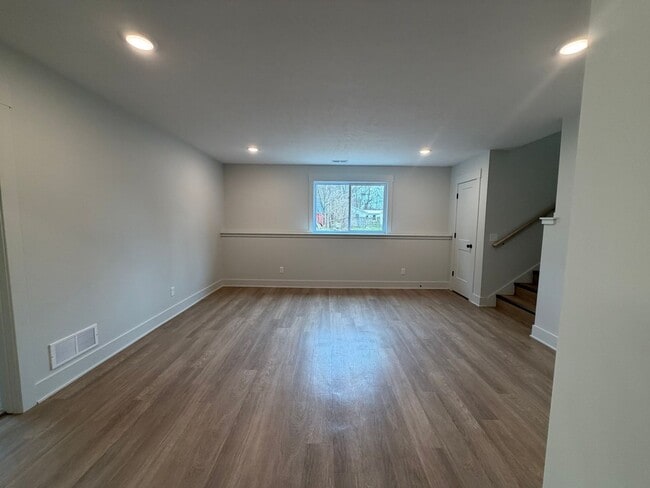 Building Photo - Newly built 3 bedroom spacious home!