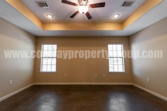 Building Photo - 2820 Longbow Ln