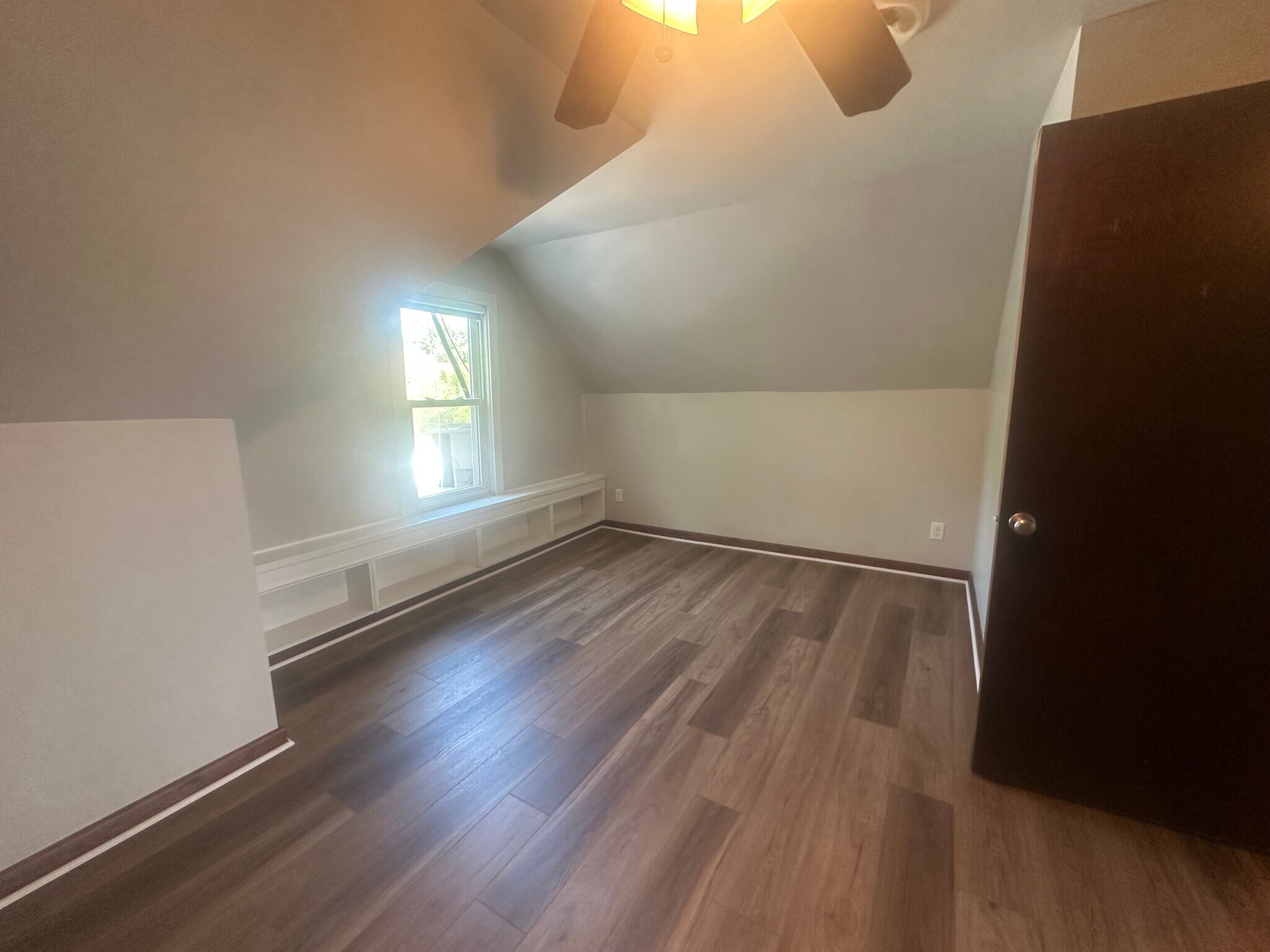 Bedroom (Rt Side) - 219 E End Ave