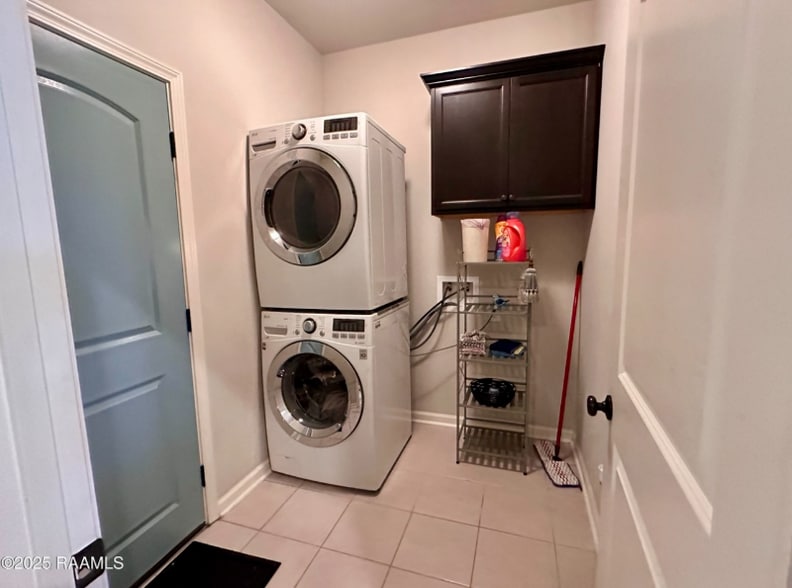 Building Photo - 209 Stanwell Ave