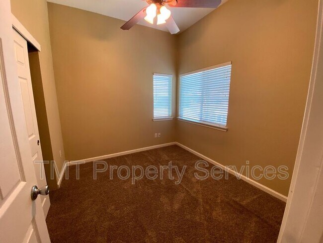 Building Photo - 8823 Ocean Breeze Ct