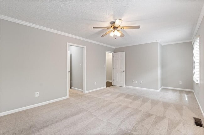 Building Photo - 1731 Twin Brooks Dr SE