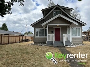 Building Photo - Gorgeous Craftsman 3 Bed 2 Bath Tacoma House