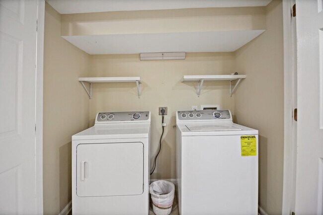 Building Photo - 300 Lawton St