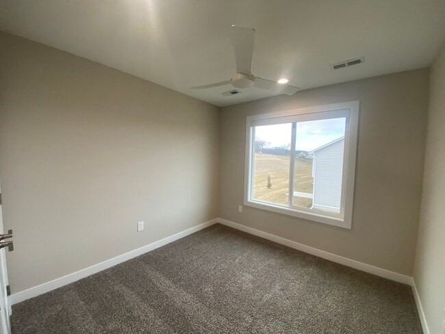 Building Photo - Newly Built Home for Rent in West Des Moines!
