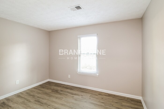 Building Photo - 5867 Bellingrath Way