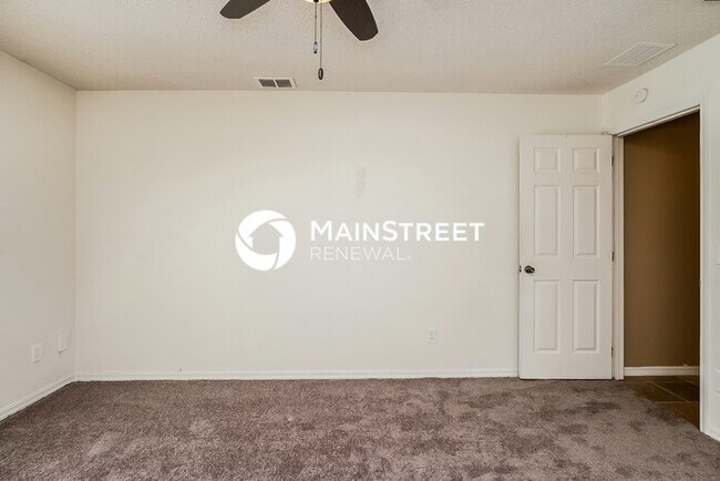 Building Photo - 3 Bedroom Pet-Friendly Home in OCOEE, FL with Main Street Renewal