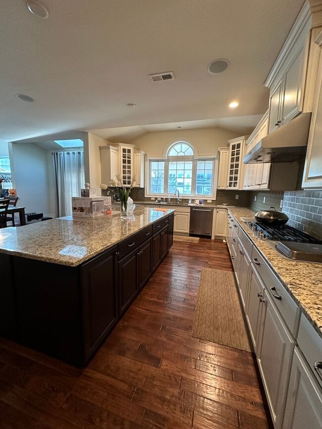 Building Photo - 124 Odyssey Dr