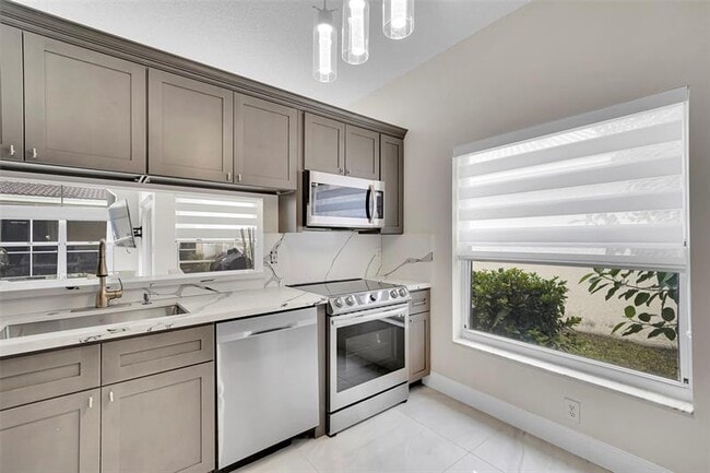 Building Photo - 11034 NW 46th Dr
