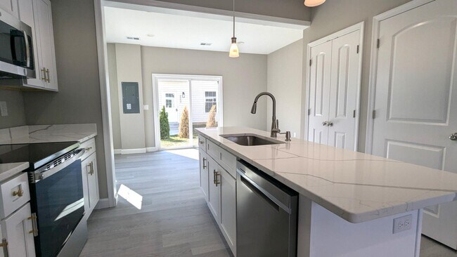 Building Photo - 2253 Papermill Rd