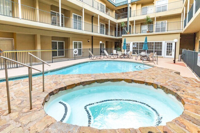 Building Photo - 921 Marine Dr